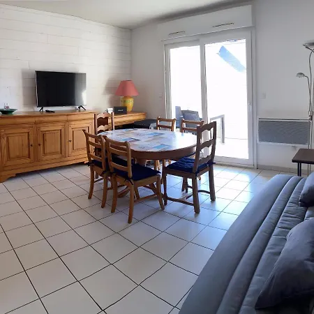 Apartment L'aeroplage, Standing Renove 40metres *