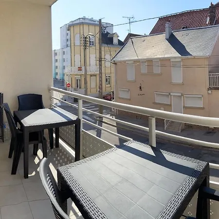 Apartment L'aeroplage, Standing Renove 40metres